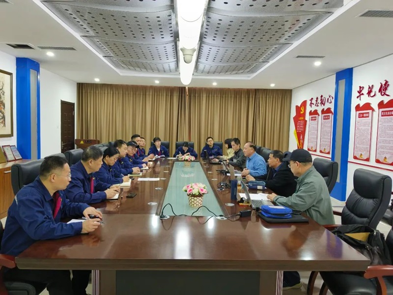 青島力克川液壓機(jī)械有限公司順利通過(guò)三體系外審.jpg 青島力克川液壓機(jī)械有限公司順利通過(guò)三體系外審.jpg